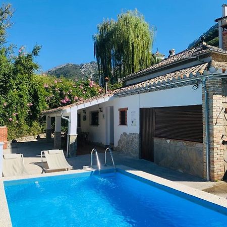 La Fuente De El Nacimiento Benamahoma Exterior foto