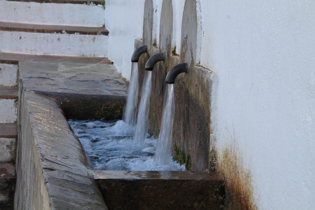La Fuente De El Nacimiento Benamahoma Exterior foto