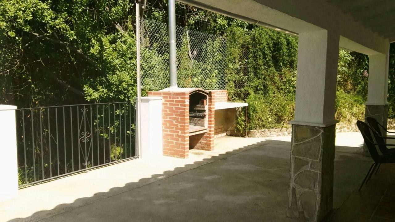 La Fuente De El Nacimiento Benamahoma Exterior foto